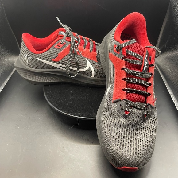 Nike Atlanta Falcons lightweight running shoes - Picture 2 of 8